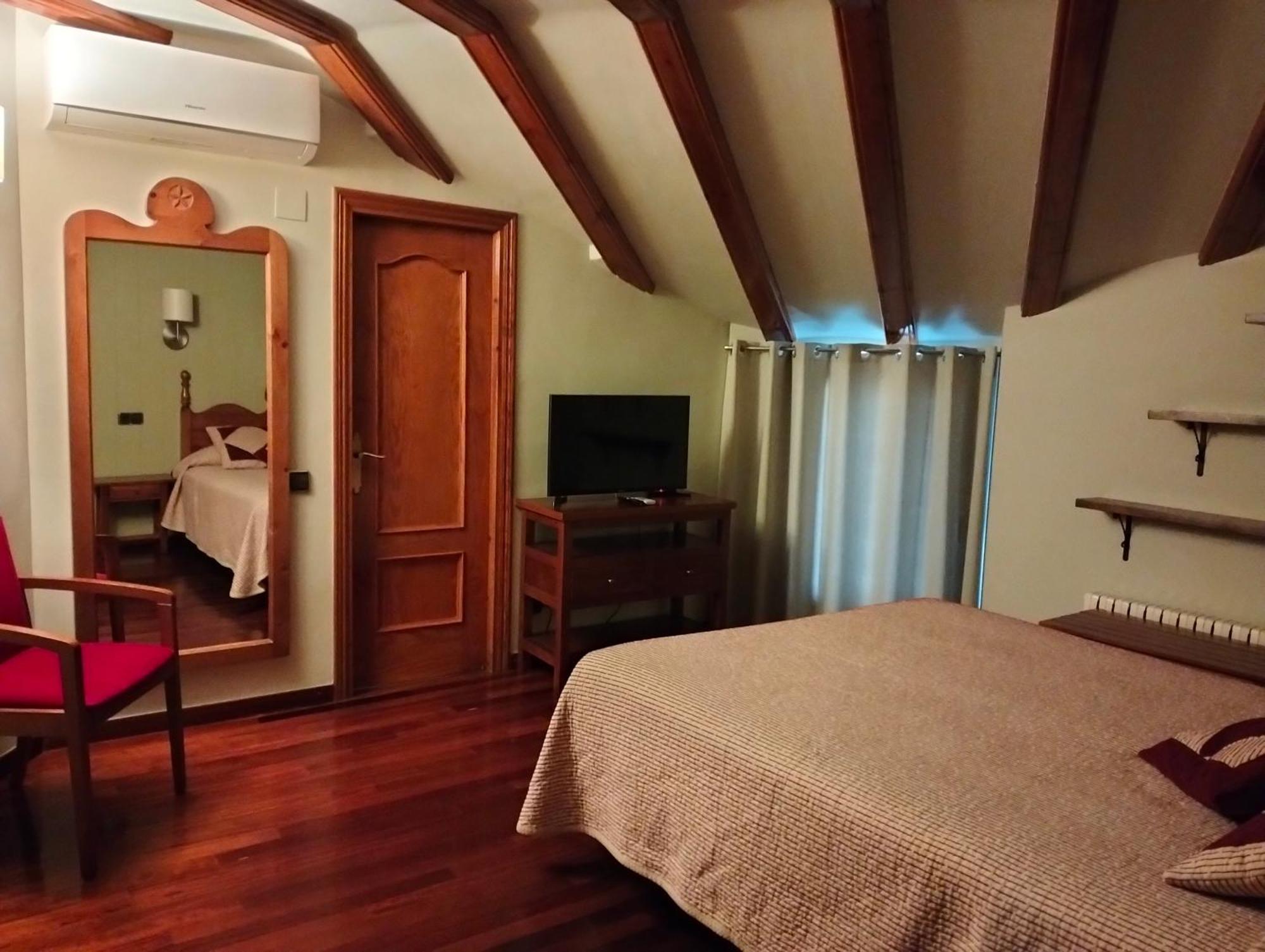 בנאסקה Hotel Aragueells מראה חיצוני תמונה