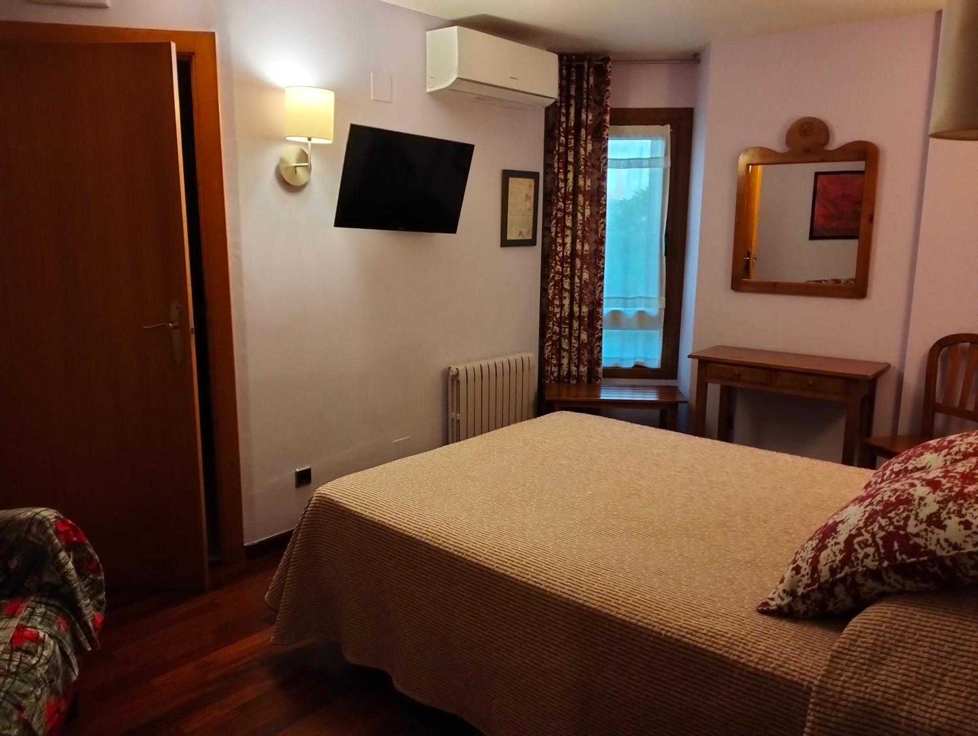 בנאסקה Hotel Aragueells מראה חיצוני תמונה