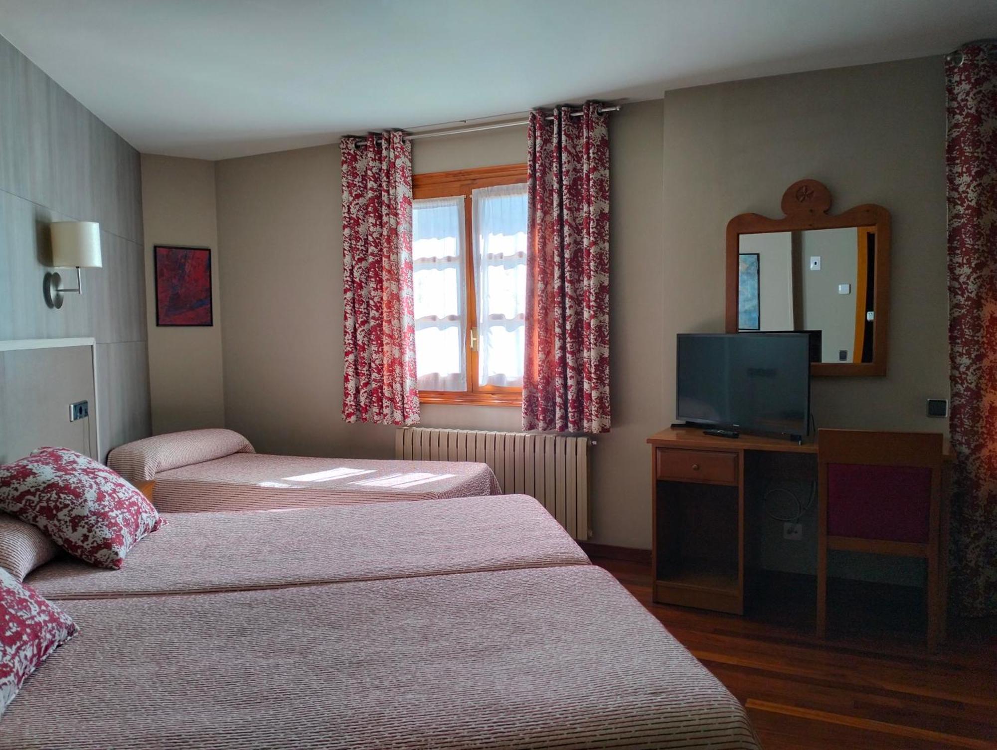 בנאסקה Hotel Aragueells מראה חיצוני תמונה